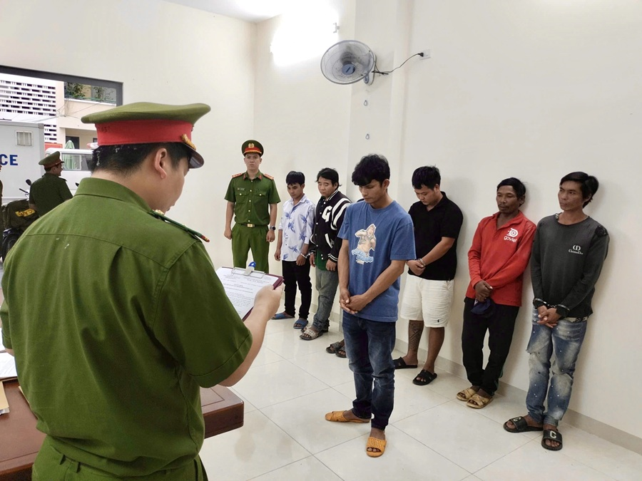 Khởi tố nhóm đối tượng xẻ thịt heo bệnh, heo chết để tiêu thụ